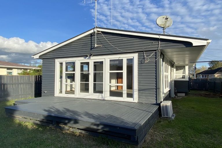 Photo of property in 25 Yeats Crescent, Fairfield, Hamilton, 3214