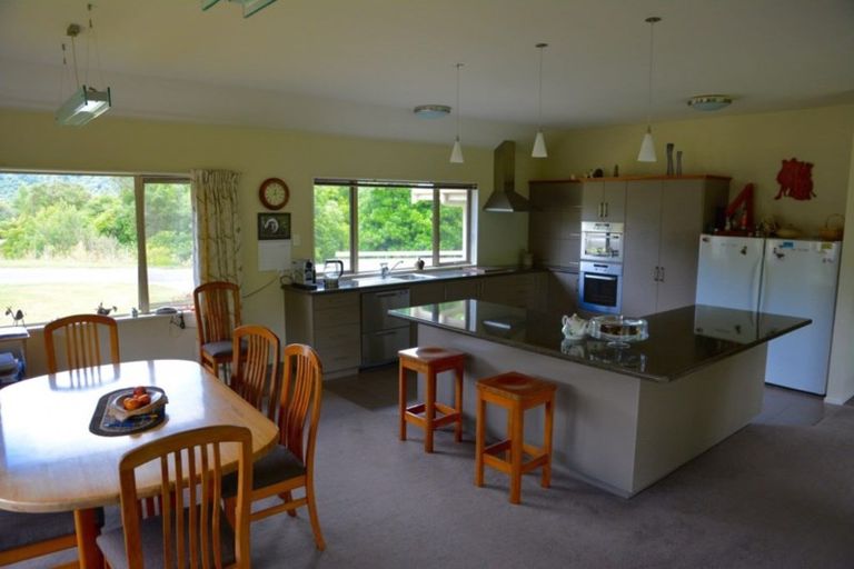 Photo of property in 264 Umere Road, Karamea, 7893