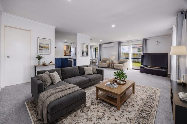 Photo of property in 18 Pitt Avenue, Clendon Park, Auckland, 2103