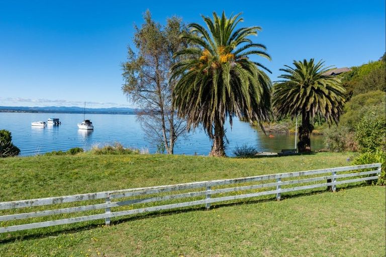 Photo of property in 4 Winston Street, Acacia Bay, Taupo, 3330