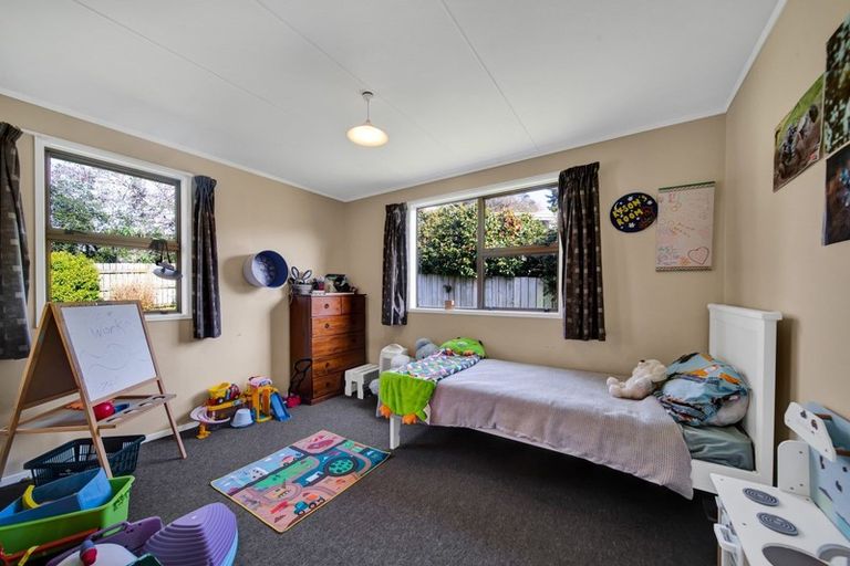 Photo of property in 9 Elgin Grove, Merrilands, New Plymouth, 4312