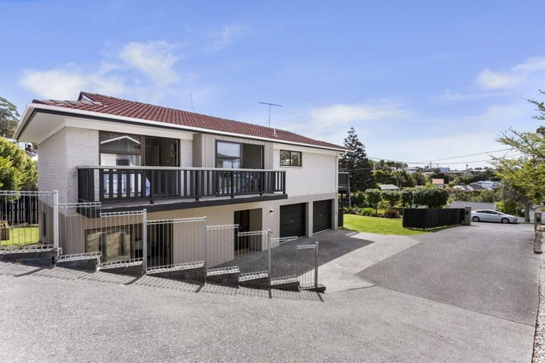 Photo of property in 24 Hebron Road, Waiake, Auckland, 0630