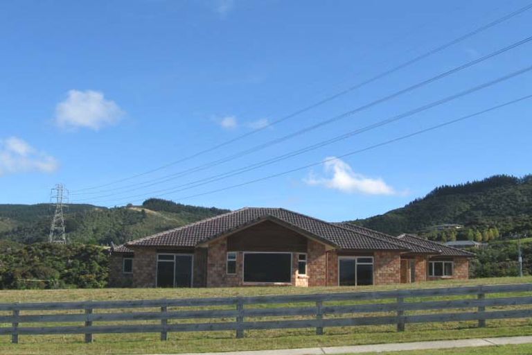 Photo of property in 57 Kirton Drive, Riverstone Terraces, Upper Hutt, 5018