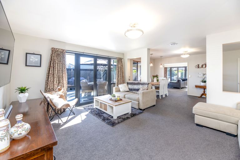 Photo of property in 7 Baltic Place, Northwood, Christchurch, 8051