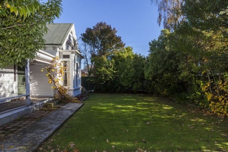 Photo of property in 76 Hawthorne Street, Strowan, Christchurch, 8052
