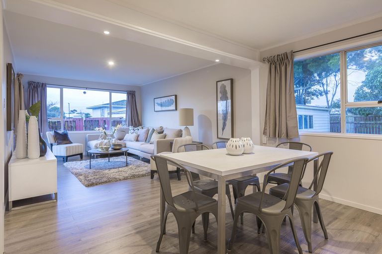 Photo of property in 27 Sandrine Avenue, Clover Park, Auckland, 2019