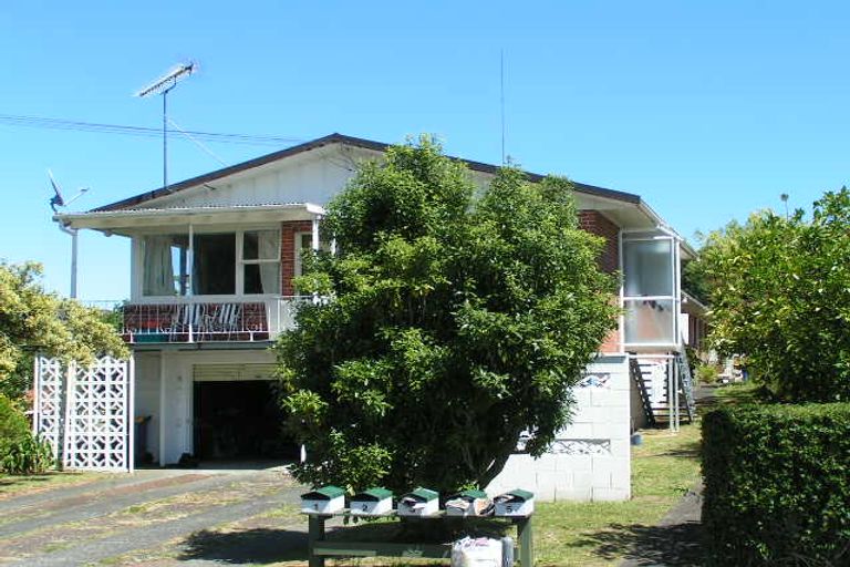 Photo of property in 1/62 Church Street, Northcote Point, Auckland, 0627