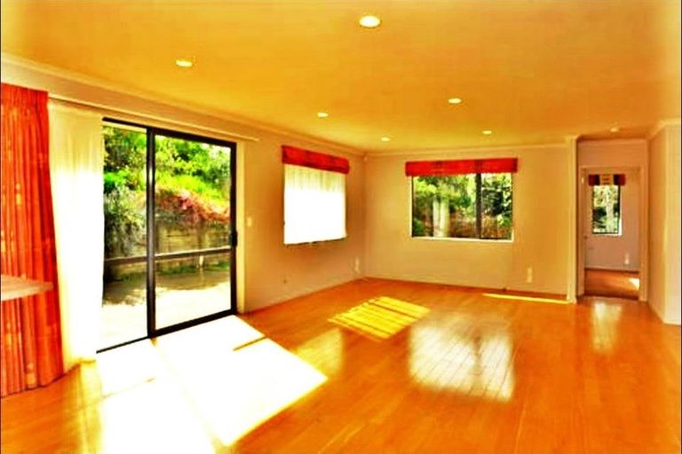 Photo of property in 329 Upper Harbour Drive, Greenhithe, Auckland, 0632