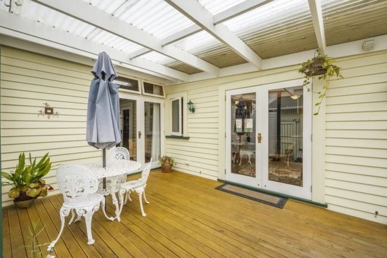 Photo of property in 10 Miro Street, Takaro, Palmerston North, 4410