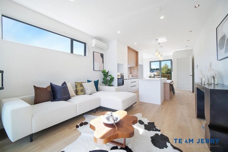 Photo of property in 1 Heketara Way, Massey, Auckland, 0614