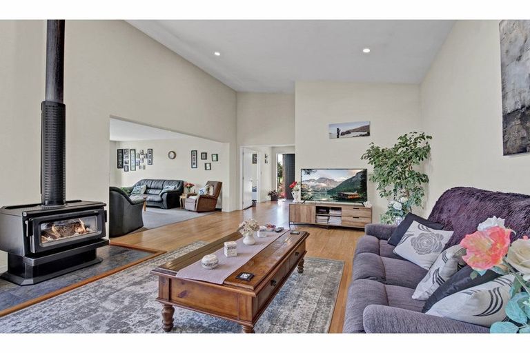 Photo of property in 31 Weld Street, Oxford, 7430