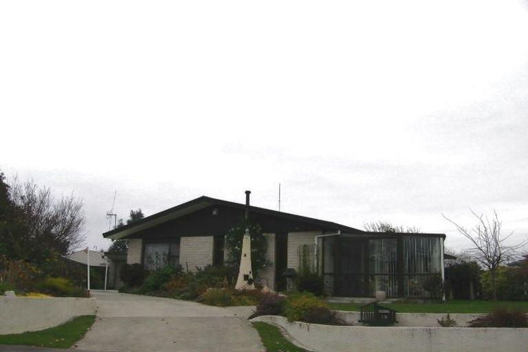 Photo of property in 18 Cecil Place, Cloverlea, Palmerston North, 4412