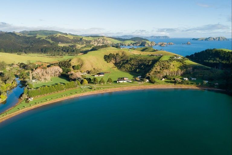 Photo of property in Mahinepua Road, Kaeo, 0478