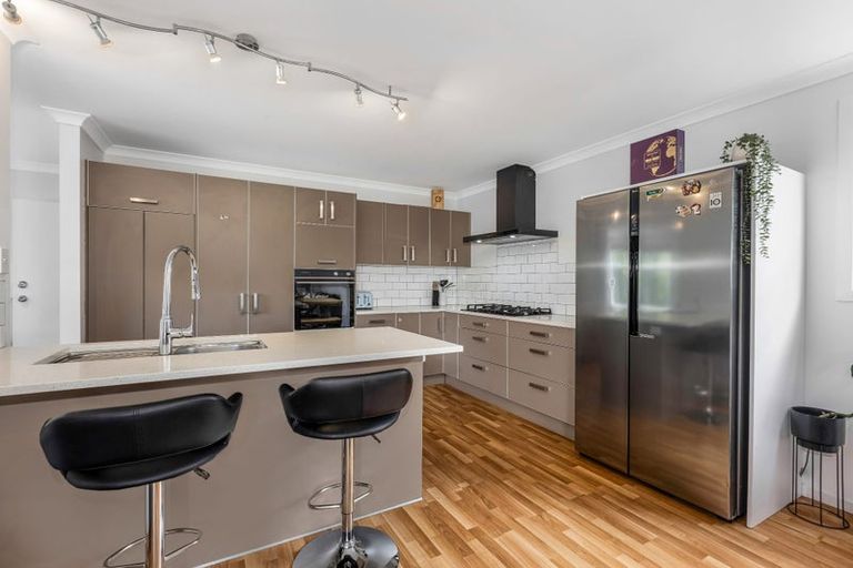 Photo of property in 107 Kenmore Street, Newlands, Wellington, 6037