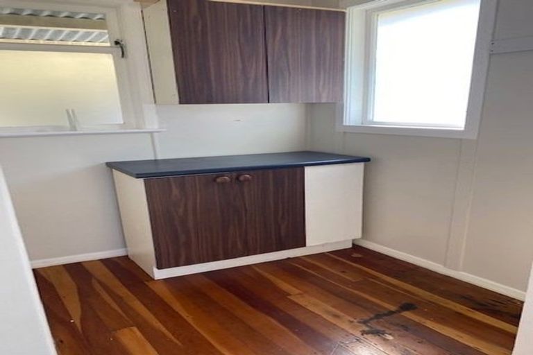 Photo of property in 8 Davidson Crescent, Tawa, Wellington, 5028