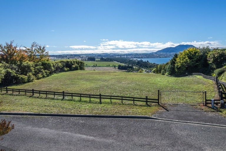 Photo of property in 2/110 Acacia Heights Drive, Acacia Bay, Taupo, 3385