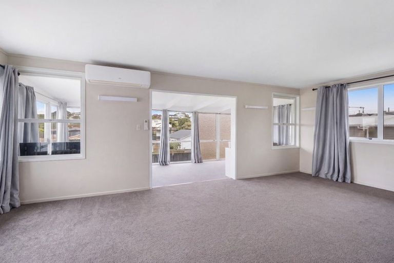Photo of property in 11 Zita Avenue, Matakatia, Whangaparaoa, 0930