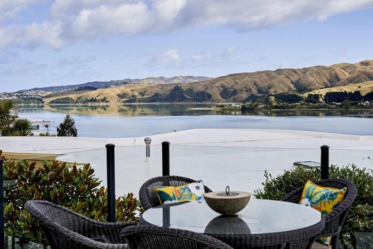 Photo of property in 17 Bowsprit Way, Whitby, Porirua, 5024