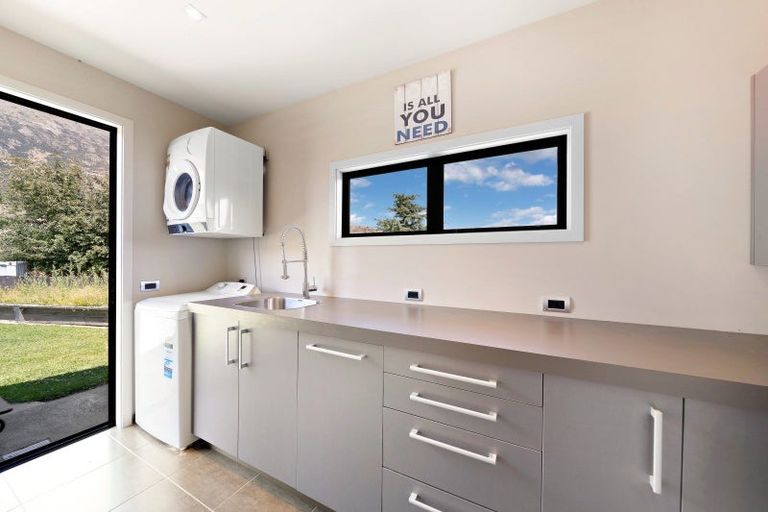 Photo of property in 38 Rere Road, Lake Hayes, Queenstown, 9304