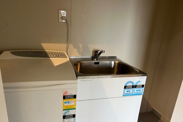 Photo of property in 582 Massey Road, Mangere, Auckland, 2022