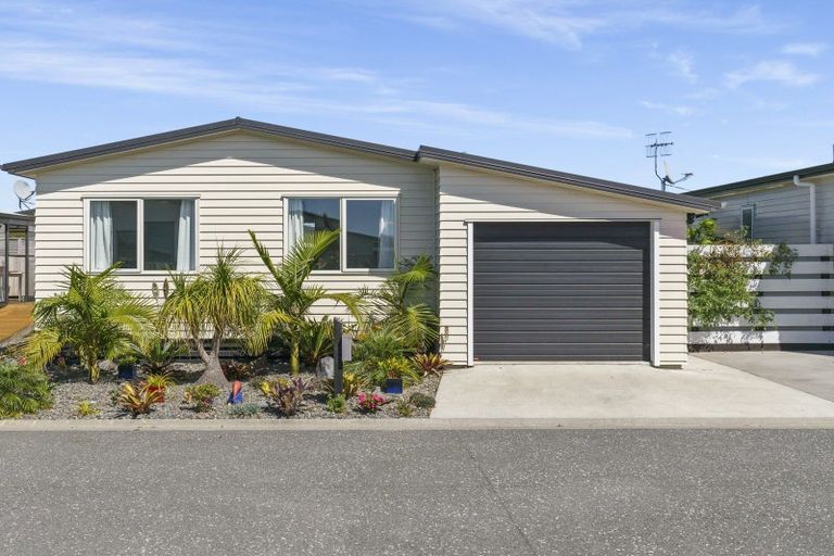 Photo of property in 11 Kamahi Crescent, Papamoa Beach, Papamoa, 3118