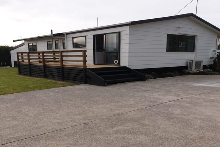 Photo of property in 21 Churchill Terrace, Waiuku, 2123