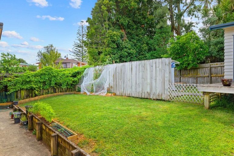 Photo of property in 86a Barrys Road, Glendene, Auckland, 0602