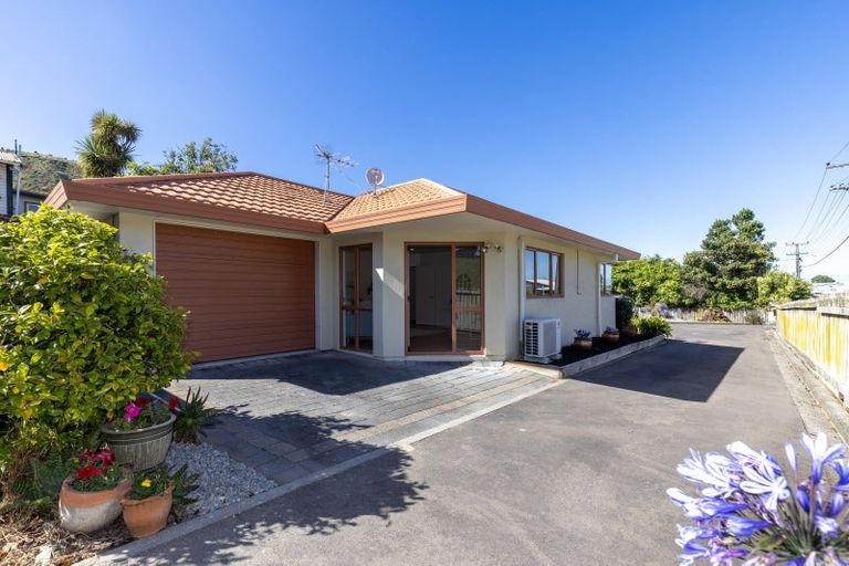 Photo of property in 76 Hinemoa Street, Paraparaumu, 5032
