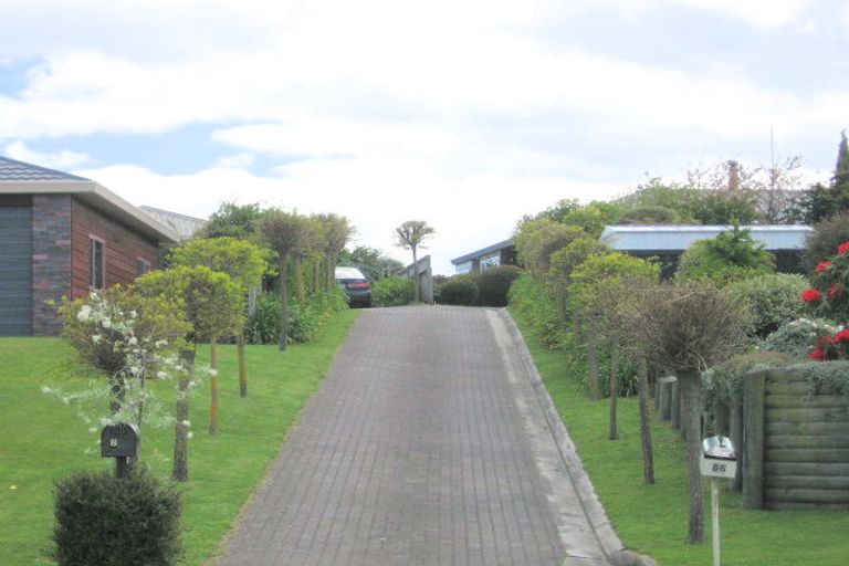 Photo of property in 86 Harvey Street, Waipahihi, Taupo, 3330