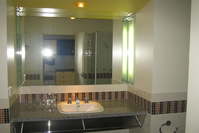 Photo of property in The Heritage Hotel Apartments, 650/35 Hobson Street, Auckland Central, Auckland, 1010