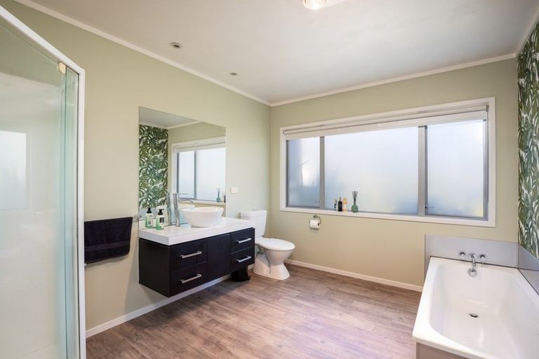 Photo of property in 59 Waiwaka Terrace, Strandon, New Plymouth, 4312