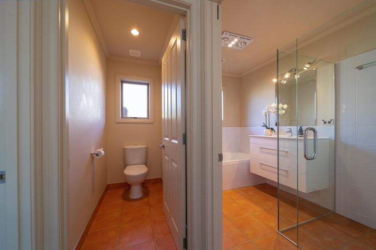 Photo of property in 4 Coburn Place, Lake Hayes, Queenstown, 9304