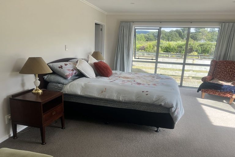 Photo of property in 136 Fairview Drive, Birchville, Upper Hutt, 5372