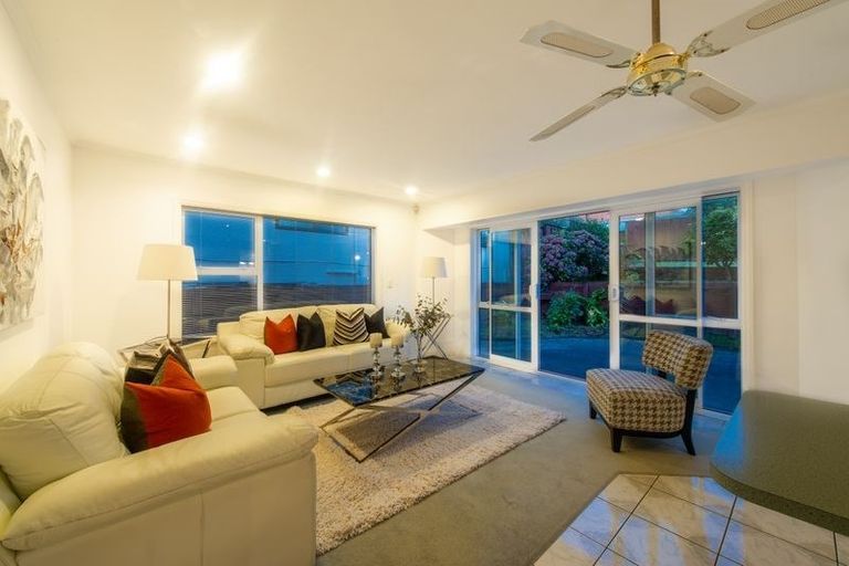 Photo of property in 11 Tralee Terrace, Dannemora, Auckland, 2016