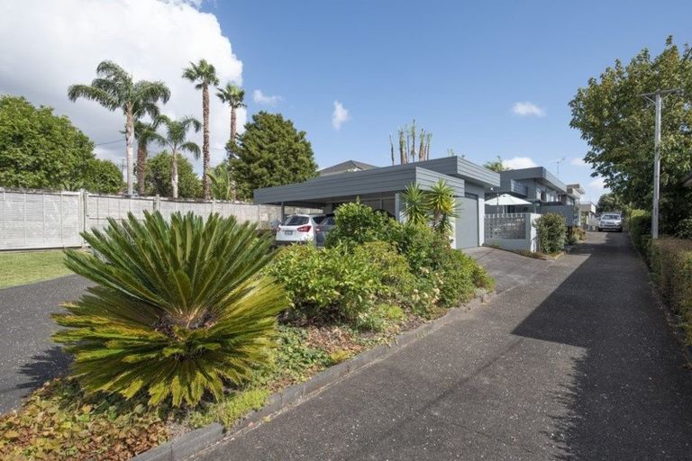 Photo of property in 1/27 Park Rise, Campbells Bay, Auckland, 0630