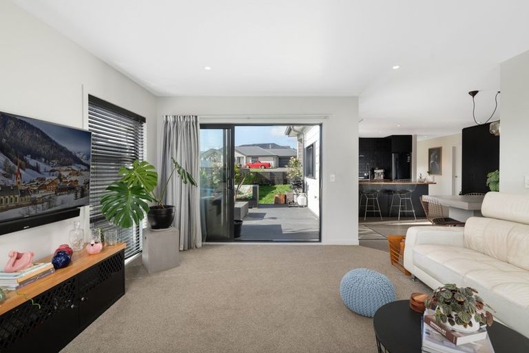 Photo of property in 28 Puhirake Crescent, Pyes Pa, Tauranga, 3112