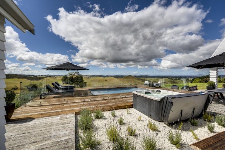 Photo of property in 1232 Taihape Road, Sherenden, Hastings, 4179