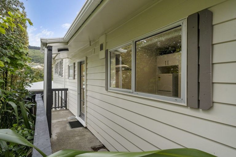 Photo of property in 5a Julia Place, Tawa, Wellington, 5028