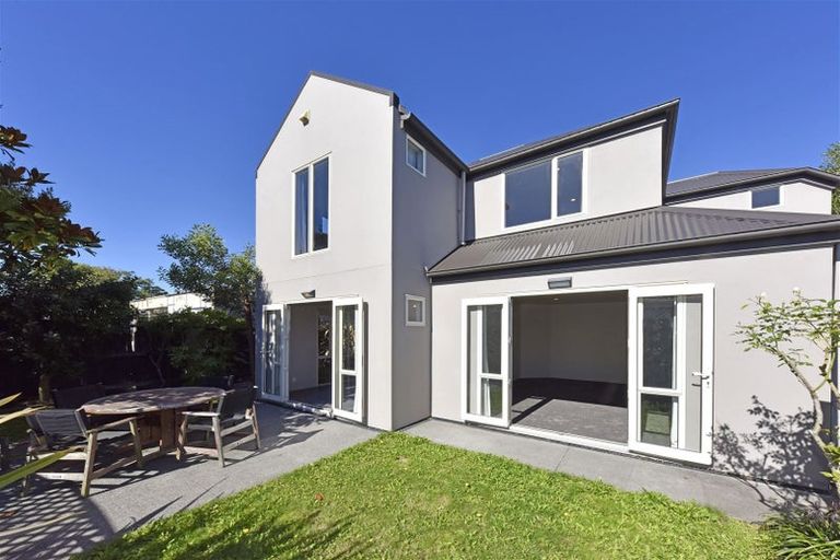 Photo of property in 19a Beatrice Place, Avonhead, Christchurch, 8042
