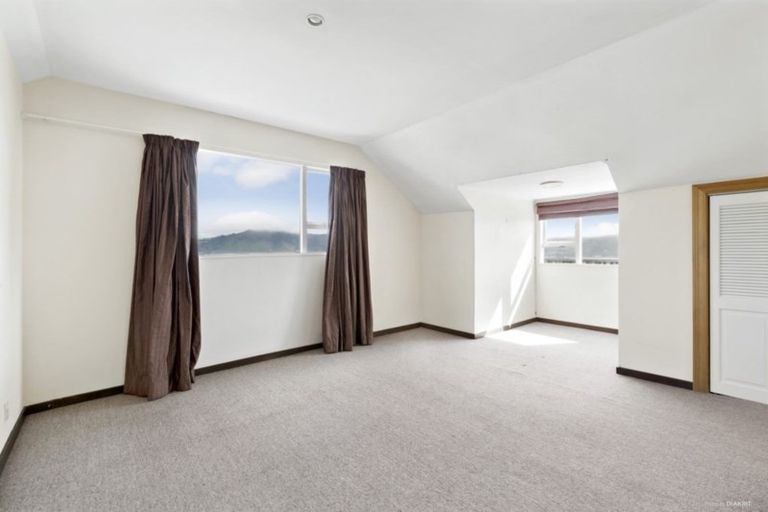 Photo of property in 27 The Crescent, Roseneath, Wellington, 6011