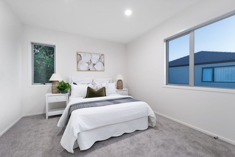 Photo of property in 8 Roy Maloney Drive, Henderson, Auckland, 0612