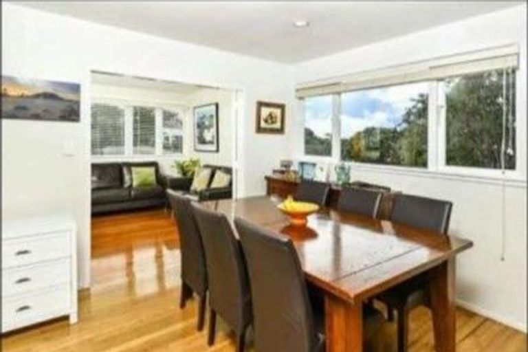 Photo of property in 3b Dallinghoe Crescent, Milford, Auckland, 0620