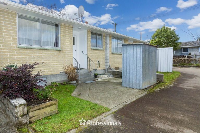 Photo of property in 2/16 Riverbank Street, Ebdentown, Upper Hutt, 5018