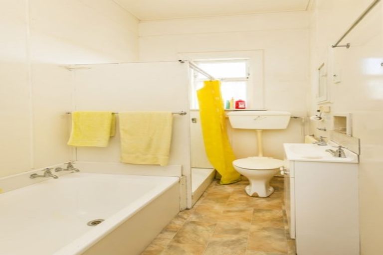 Photo of property in 34 Volga Street, Island Bay, Wellington, 6023