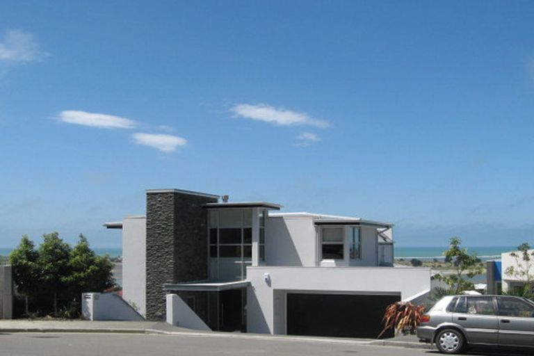 Photo of property in 22 Egnot Heights, Redcliffs, Christchurch, 8081