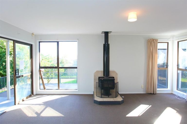Photo of property in 11 Montego Place, Weymouth, Auckland, 2103