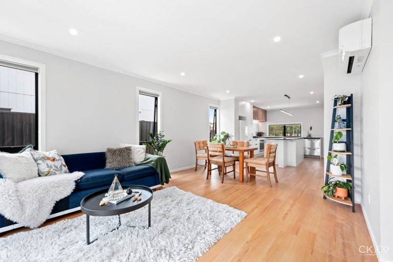 Photo of property in 7 Mawai Hakona Drive, Wallaceville, Upper Hutt, 5018