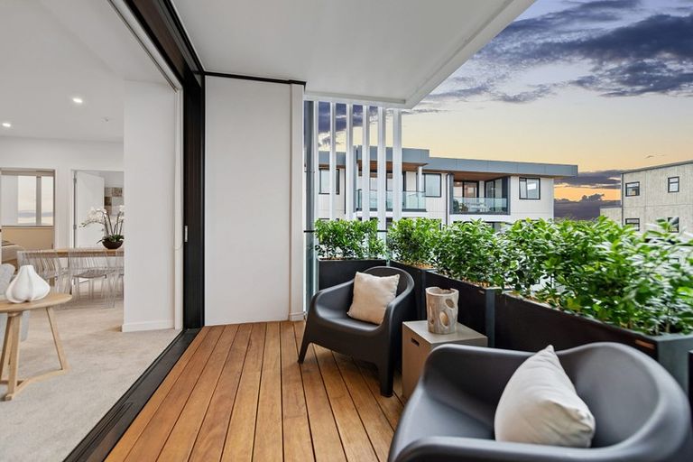 Photo of property in 207/8a Lake Pupuke Drive, Takapuna, Auckland, 0622