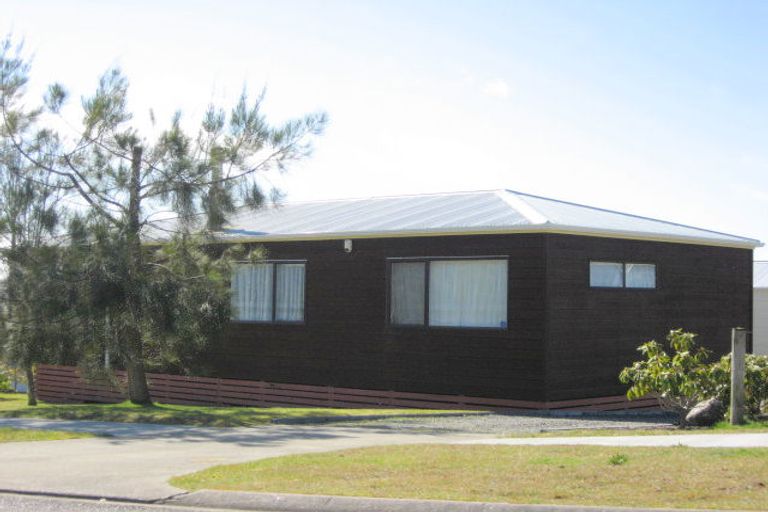 Photo of property in 26 Kahotea Drive, Motuoapa, 3382