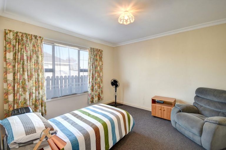 Photo of property in 54 Chaucer Street, Milton, 9220